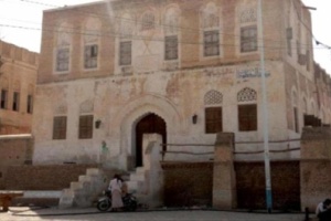 نهب وعبث حوثي بالمخطوطات الاثرية 