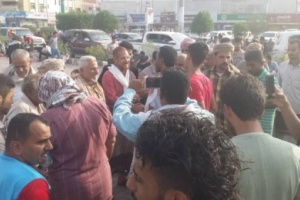 وصول عميد الأسرى الجنوبيين الى ساحة العروض للمشاركة في الغضب الجنوبي