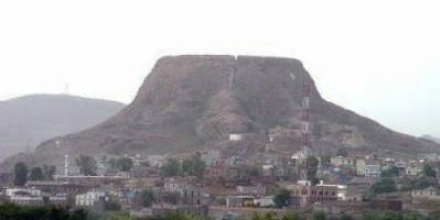ا  شتباكات بالأسلحة الخفيفة بين قيادات المليشيات الحوثيه في دمت لهذه الأسباب