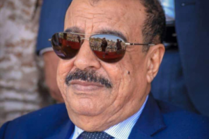 اللواء بن بريك يدعوا المواطنين في العاصمة عدن الالتزام في منازلهم والمؤسسات الخدمية والمستشفيات برفع الجاهزية  