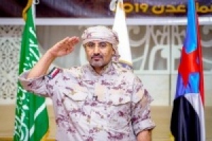 الزُبيدي يوجه بعلاج الجرحى المُغرر بهم من الشرعية على نفقة الانتقالي