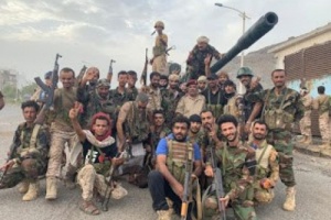 #عاجل: بعد إحكام سيطرتها على اللواء الثالث حماية رئاسية.. القوات الجنوبية تتجه صوب #معاشيق