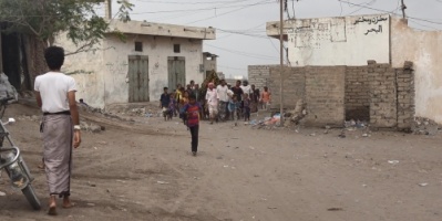 قذائف الحوثيين تمطر منازل المواطنين بالتحيتا في ثاني أيام عيد الأضحى 