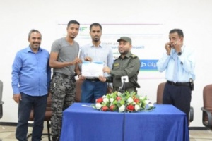 أمن #حضرموت يختتم الدورة التدريبية في حل السلام وفض النزاعات لرجال الأمن بـ #المكلا