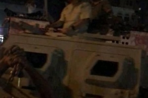 شاهد بالصور.. الرئيس الزبيدي وسط حشود ساحة العروض بخور مكسر 