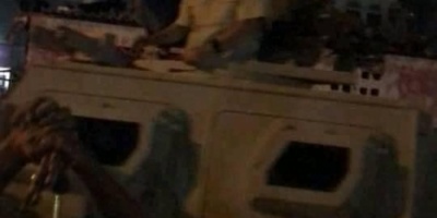 شاهد بالصور.. الرئيس الزبيدي وسط حشود ساحة العروض بخور مكسر 