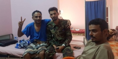 قائد الكتيبة الرابعة عاصفة يتفقد جرحى احداث عدن الأخيرة