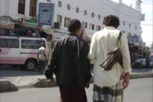 عدن :حملة أمنية مشددة لمنع لتجاول بالسلاح ودعوات للمواطنين بالتفاعل والتعاون مع رجال الأمن