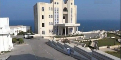 جنود الحماية الرئاسية تنهب المعاشيق بسبب خلافات مالية 