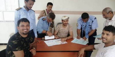 #عدن .. النخعي يدعو مالكي المركبات الغير مرقمة الى الاسراع باستكمال بقية الاجراءات