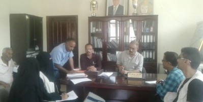 محافظ #الضالع يلتقي فريق منظمة رعاية الأطفال