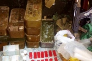 ضبط عددا من الاشخاص بحوزتهم مخدرات واسلحة شمال عدن
