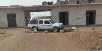 شهود عيان : مليشيا الاصلاح القادمة من مأرب تنفذ عمليات نهب واسعة داخل مدينة عتق "صورة"