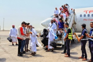 الهلال الأحمر الإماراتي يستقبل الحجاج العائدين إلى عدن 