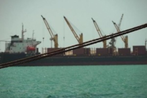 ميناء الحديدة يستخدم لاغراض غير مدنيه