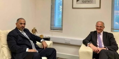 الرئيس الزبيدي يلتقي السفير البريطاني لدى اليمن