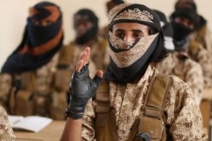 شهود عيان : عناصر من القاعدة تنتقل من البيضاء وتلتحق بقوات الشرعية بلودر 