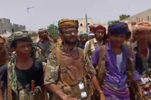 قائد الحزام الأمني بأبين العميد عبداللطيف السيد يزور جرحى الحرب من أبطال القوات المسلحة الجنوبية 