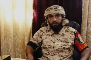 الشرطة العسكرية في الساحل الغربي تتلف آلاف الأكياس من الأسمدة والمواد المهربة
