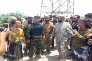 نائب رئيس الانتقالي يتفقد القوات الجنوبية في أبين ويؤكد بتقديم الدعم الكامل لكافة الجبهات 