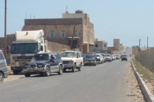 حصار في شتى مجالات الحياة تضربه الشرعية على أبناء سقطرى.