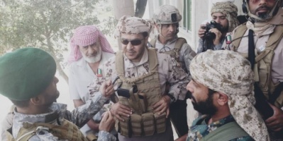 قائد التحالف العربي يعزي القائد احمد قائد القبة بوفاة والدتة