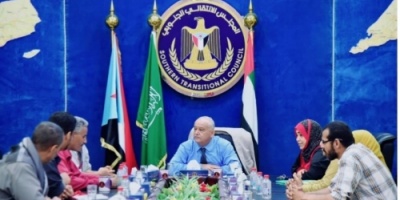 الوالي يناقش الأضرار التي لحقت بالمدنيين جراء الأحداث الأخيرة في العاصمة عدن 