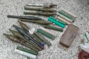 الحزام الأمني في لحج يضبط عصابة تهرب أسلحة إلى عدن 