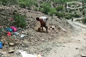 الحاج عبده النقيب  بـ”الحِجنة“ و”الفأس“ سجل شرف المشاركة في جبهة حجر الضالع