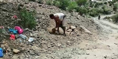 الحاج عبده النقيب  بـ”الحِجنة“ و”الفأس“ سجل شرف المشاركة في جبهة حجر الضالع