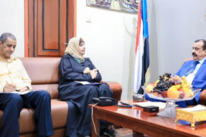 رئيس الجمعية الوطنية يناقش مع عمادة كلية الطب الصعوبات والمشكلات التي تواجه الكلية
