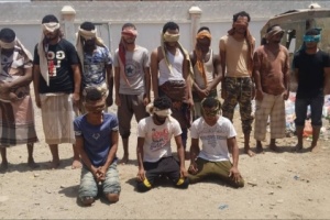 بالصورة.. شرطة البساتين بعدن تتمكن من إلقاء القبض على عصابة تقطع