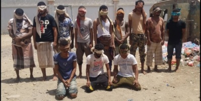 بالصورة.. شرطة البساتين بعدن تتمكن من إلقاء القبض على عصابة تقطع