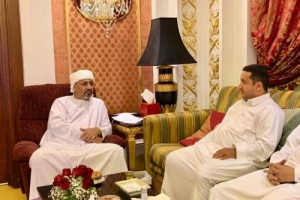 الرئيس "عيدروس الزبيدي" يلتقي الشخصية الاجتماعية ورجل الخير " امين حيدرة أبو أسامة "