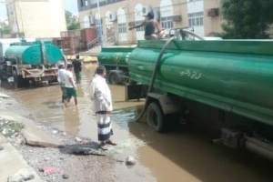 مدير مديرية المنصورة يشرف على عمليات شفط مياة الأمطار في شوارع المنصورة 