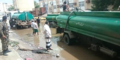 مدير مديرية المنصورة يشرف على عمليات شفط مياة الأمطار في شوارع المنصورة 