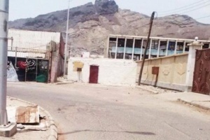 إقالة مديرة ثانوية في عدن برسالة في ( الواتس الاب ) واقتحام مكتبها