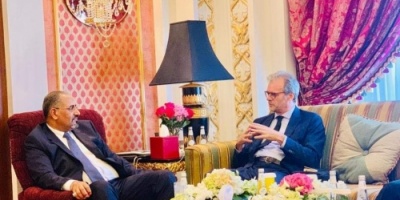 الرئيس القائد عيدروس الزُبيدي يستقبل السفير الفرنسي لدى اليمن