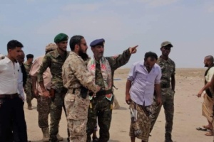 قيادة الدعم والإسناد تتفقد الجنود المرابطين في المدخل الغربي للعاصمة عدن 