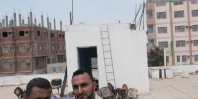 دائرة الشباب والرياضة بانتقالي المنصوره تدشن رفع العلم الجنوبي في المعهد المهني والتقني 