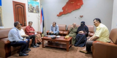 رئيس الجمعية الوطنية يناقش مع الطاقم التحريري والإداري لصحيفة 14 أكتوبر مشاكل المؤسسة العريقة 