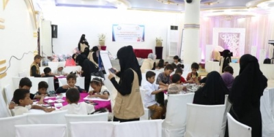 "أنا إنسان" تقيم ورشة في الدعم النفسي وتدشن مشروع الحقيبة والزي المدرسي بعدن 