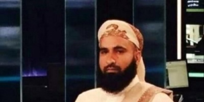 بن عاطف :بن دغر افتتح حجر أساس بمشاريع وهمية واشترى ولاءت ناشطين وناشطات ثم يظهر مجددا بمواعظ الثعلب