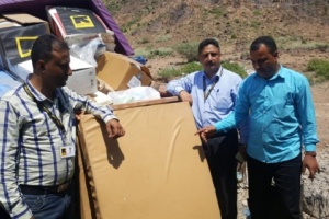 منظمه انقاذ الدوليه تقدم معدات طبيه لمركز صحي بمنطقه تورصه بالأزارق