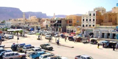 صورة الرئيس الزبيدي تتسبب بالاعتداء على إحدى المواطنين في سيئون