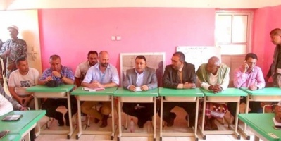 السلطة المحلية في أبين تلتقي وفد من الأمم المتحدة لمناقشة التدخلات العاجلة في مدينة شقرة 