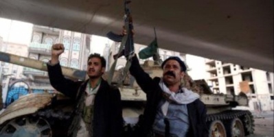 المليشيات الحوثية تمنع دخول ٨ ناقلات وقود لميناء الحديدة 