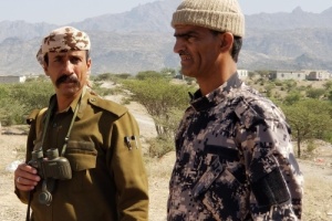 الضــالـع :قائد اللواء الأول صاعقه يتفقد الخطوط الاماميه في جبهات القتال