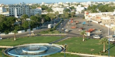 عمال محطة شهيناز ينفذون وقفة احتجاجية أمام المحطة الثلاثاء احتجاجا على أوضاعها 