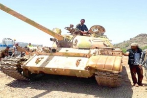 قائد الدعم والإسناد يتفقد الخطوط الأمامية في جبهات الضالع 